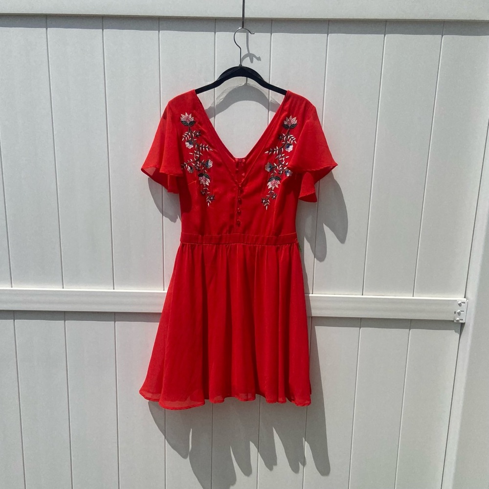 Sequin Hearts Flowy Dress Floral Embroidery, Junior’s Size 7 (Women’s M), Red